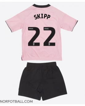 Billige Fotballdrakt Leicester City Oliver Skipp #22 Replika Tredjedraktsett Barn 2025-26 Kortermet (med bukser)